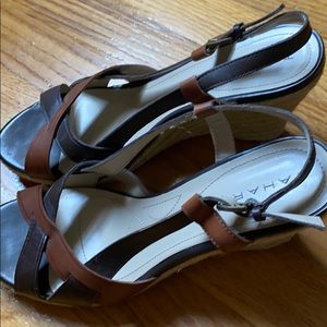 Tahiri Kelly sandal wedge